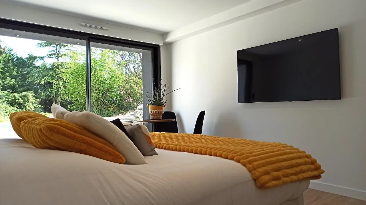 Chambre Dans Villa Proche Rennes - Cuisine, Entree Independante Laille Guest house