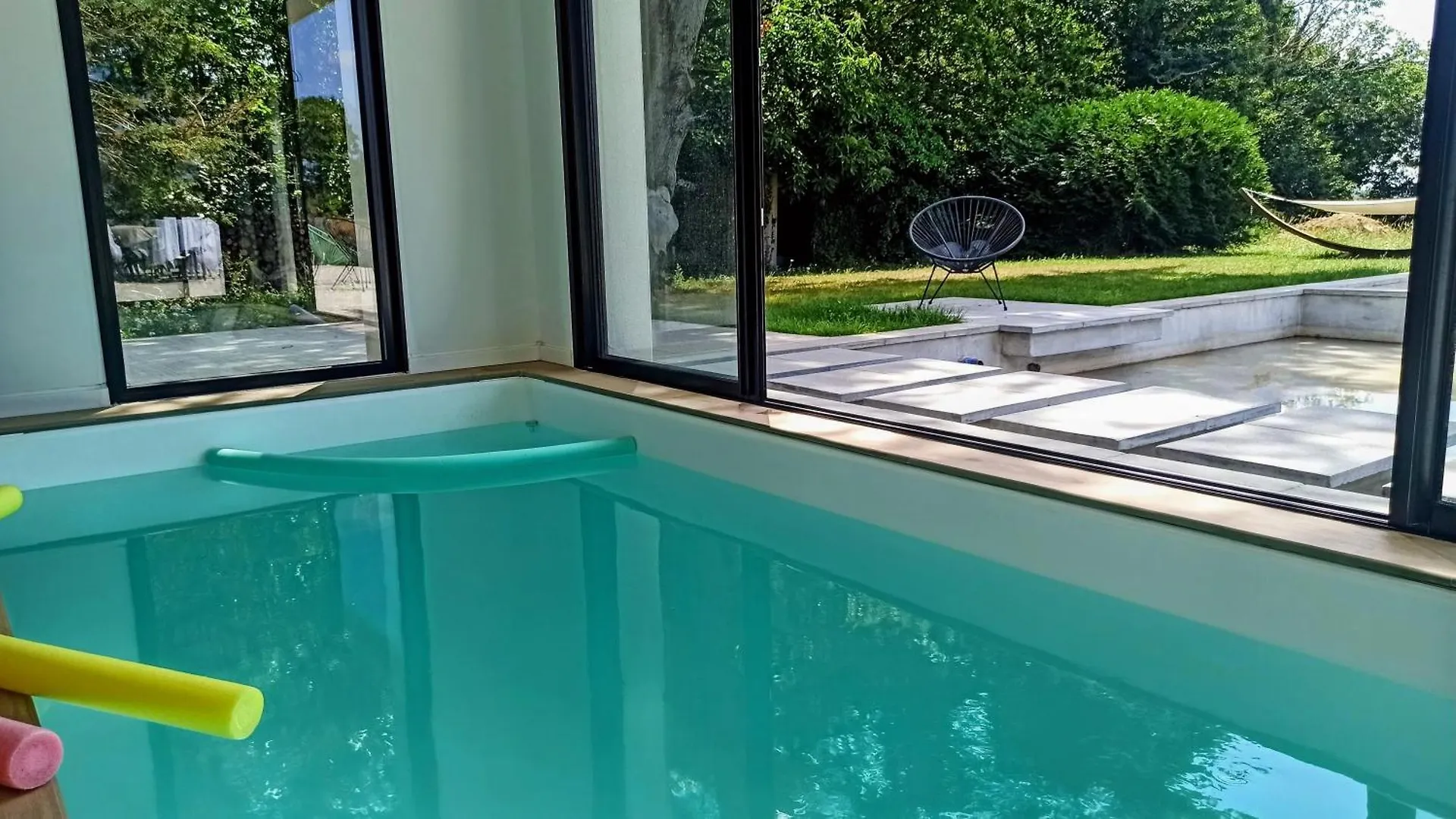 Chambre Dans Villa Proche Rennes - Cuisine, Entree Independante Laille Guest house