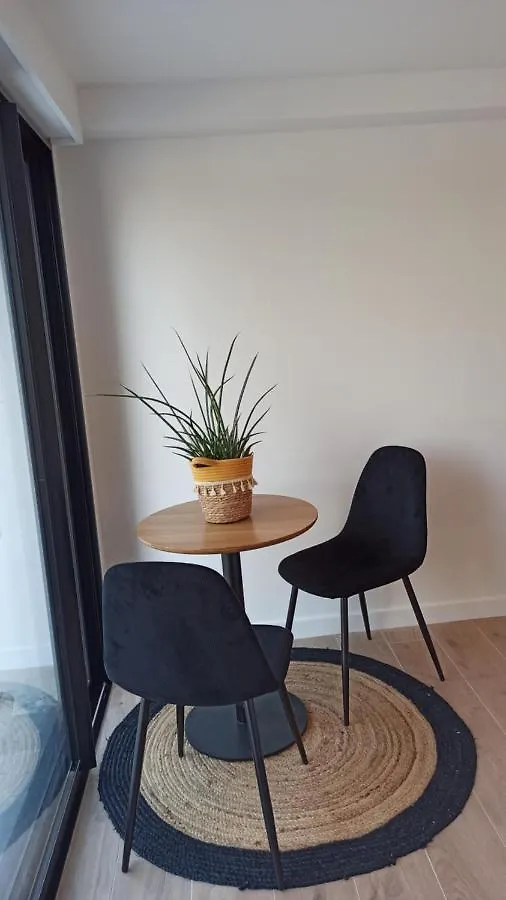 Chambre Dans Villa Proche Rennes - Cuisine, Entree Independante Laille Guest house