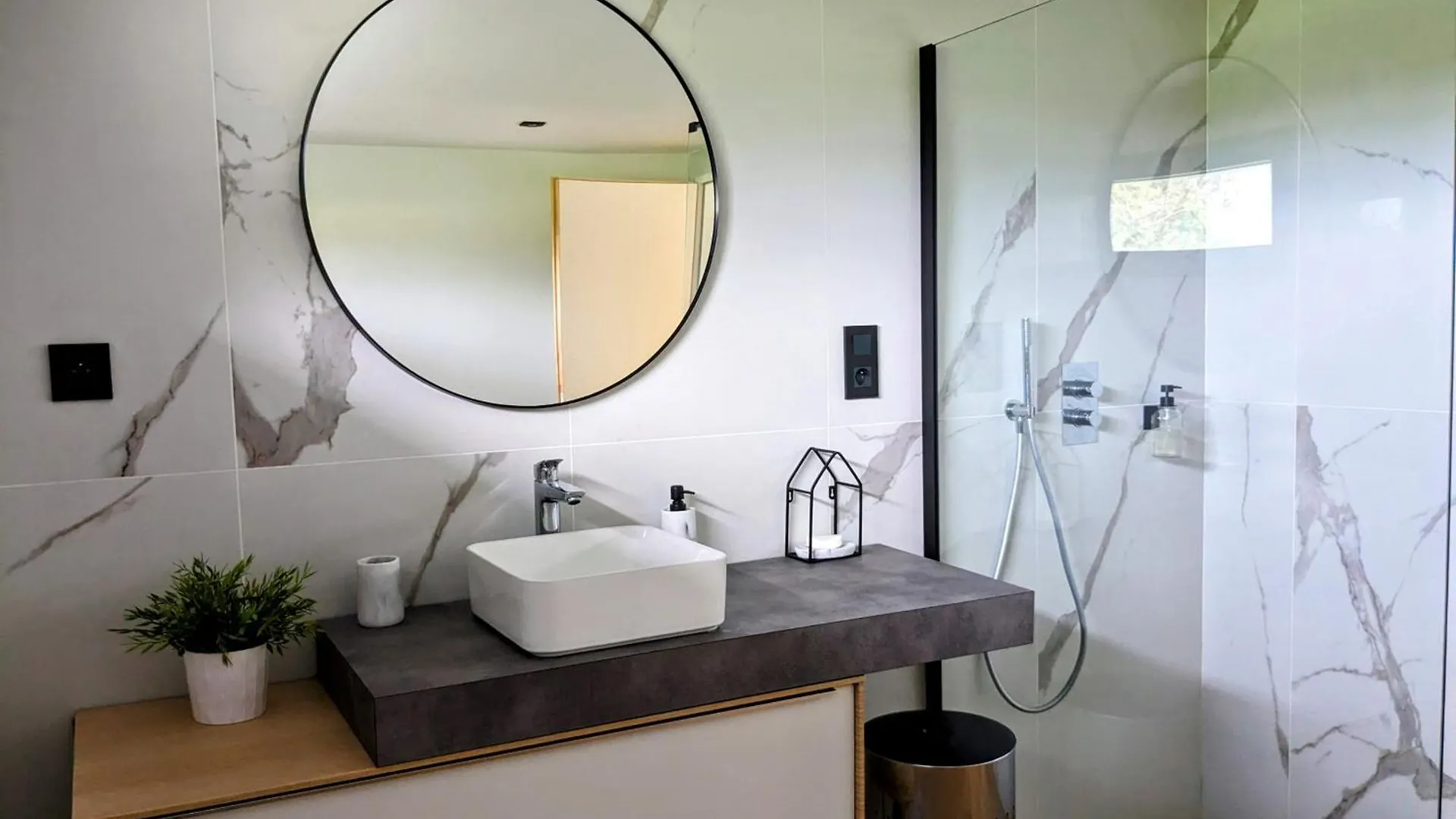 Chambre Dans Villa Proche Rennes - Cuisine, Entree Independante Laille 0*,